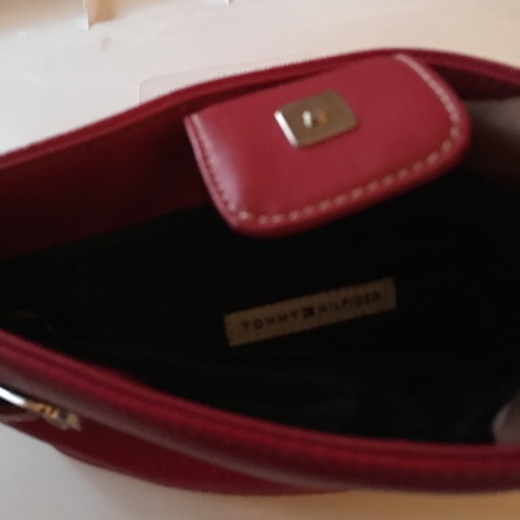 Women’s Tommy Hilfiger Red Bag - Picture 2 of 3